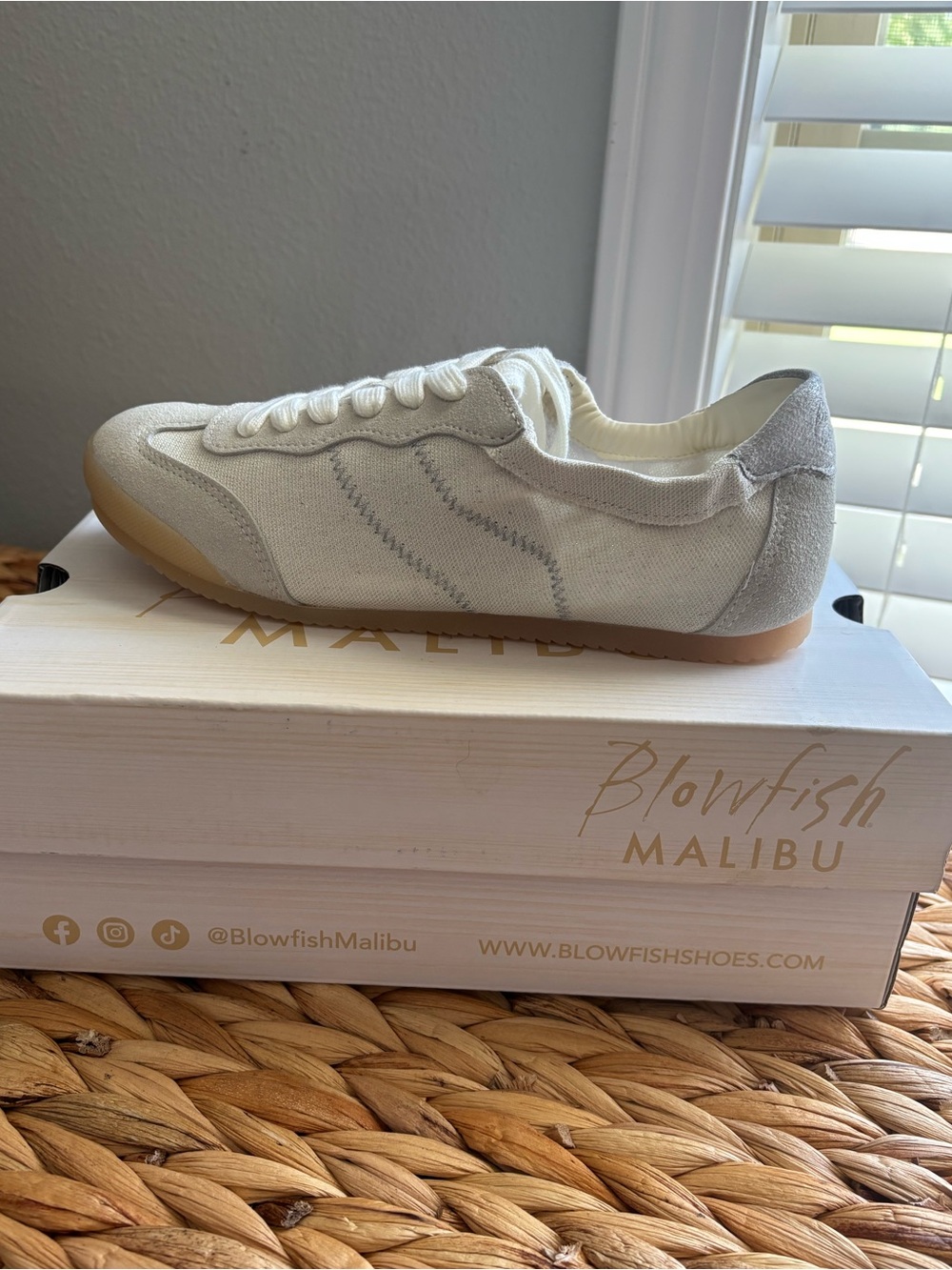 NIB Blowfish Malibu Women's Neutral Canvas Sneaker - Glitter White/Cream - Picture 2 of 11